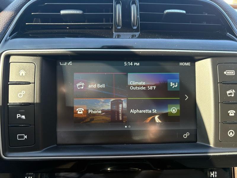 2017 Jaguar F-PACE Image 23