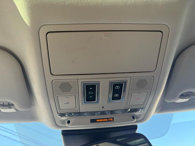 2017 Jaguar F-PACE Image 24