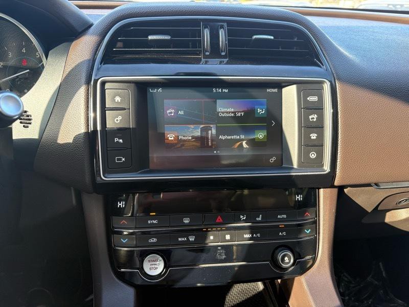 2017 Jaguar F-PACE Image 26