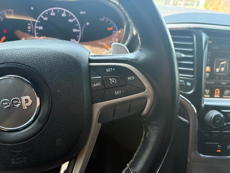 2017 Jeep Grand Cherokee Image 16