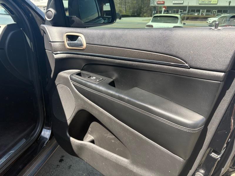 2017 Jeep Grand Cherokee Image 22