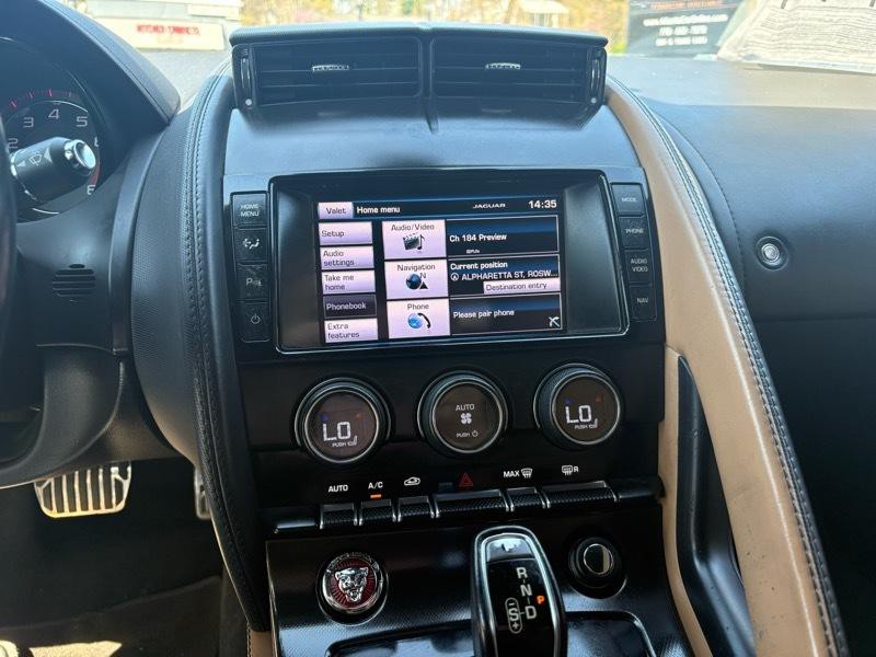 2014 Jaguar F-TYPE Image 24