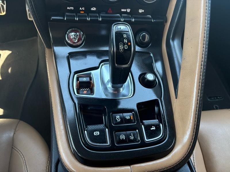 2014 Jaguar F-TYPE Image 25