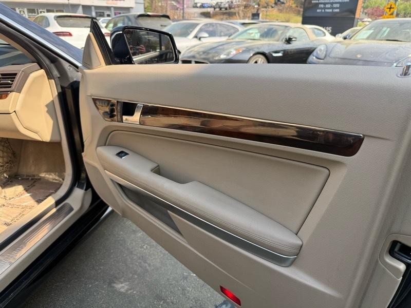 2012 Mercedes-Benz E-Class Image 17