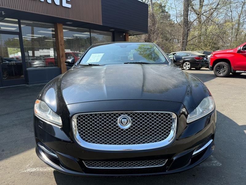 2013 Jaguar XJ Image 2