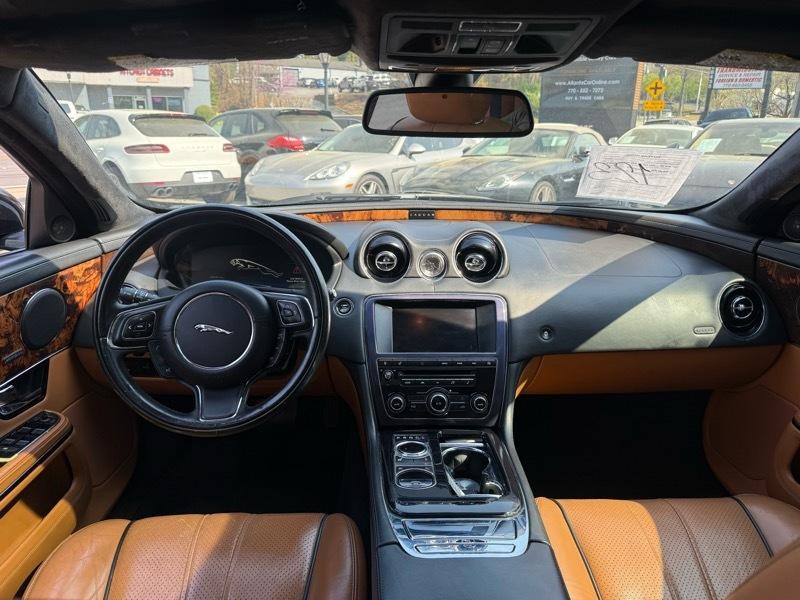 2013 Jaguar XJ Image 9