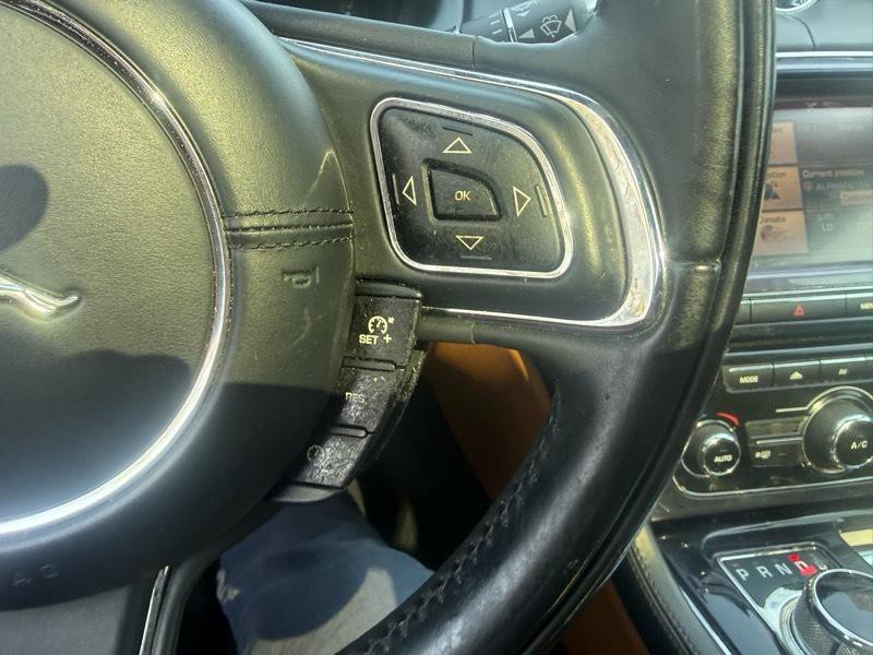 2013 Jaguar XJ Image 22