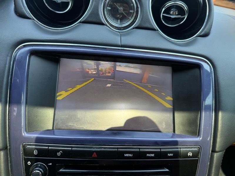 2013 Jaguar XJ Image 24