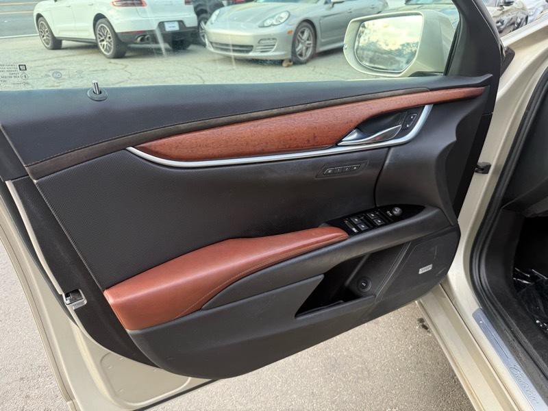 2016 Cadillac XTS Image 9