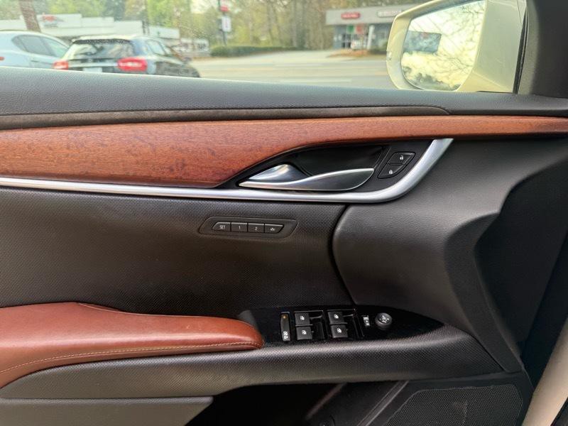 2016 Cadillac XTS Image 12