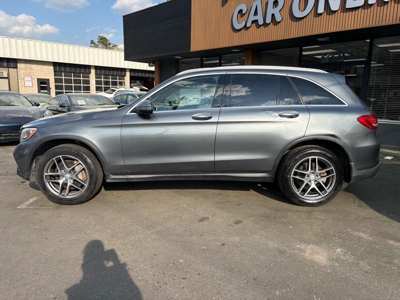 2016 Mercedes-Benz GLC-Class Image 9