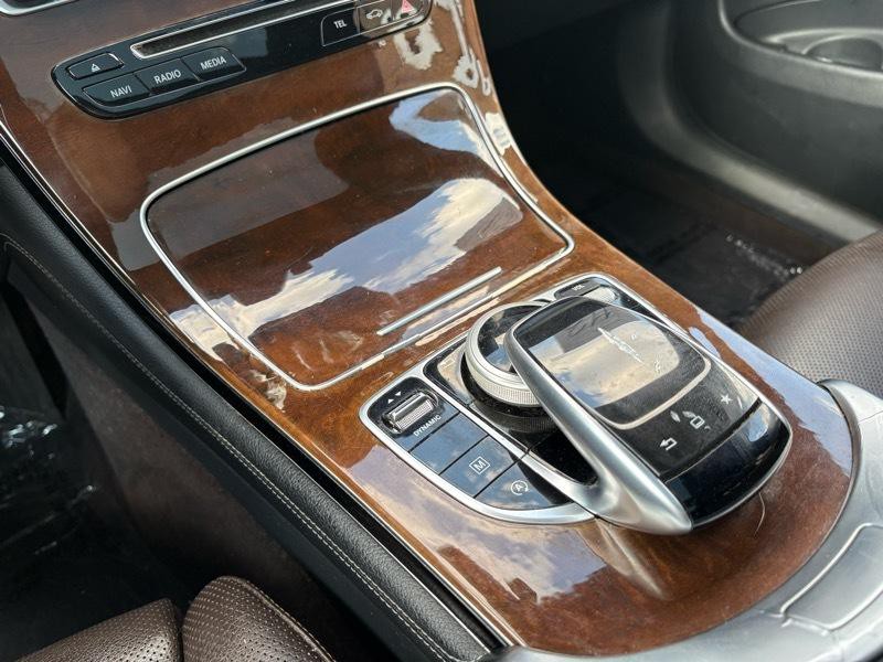 2016 Mercedes-Benz GLC-Class Image 18