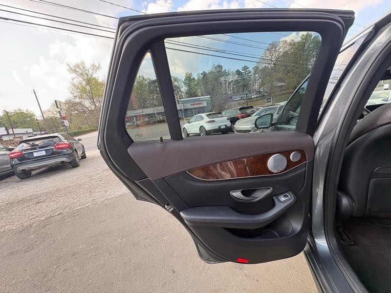 2016 Mercedes-Benz GLC-Class Image 28