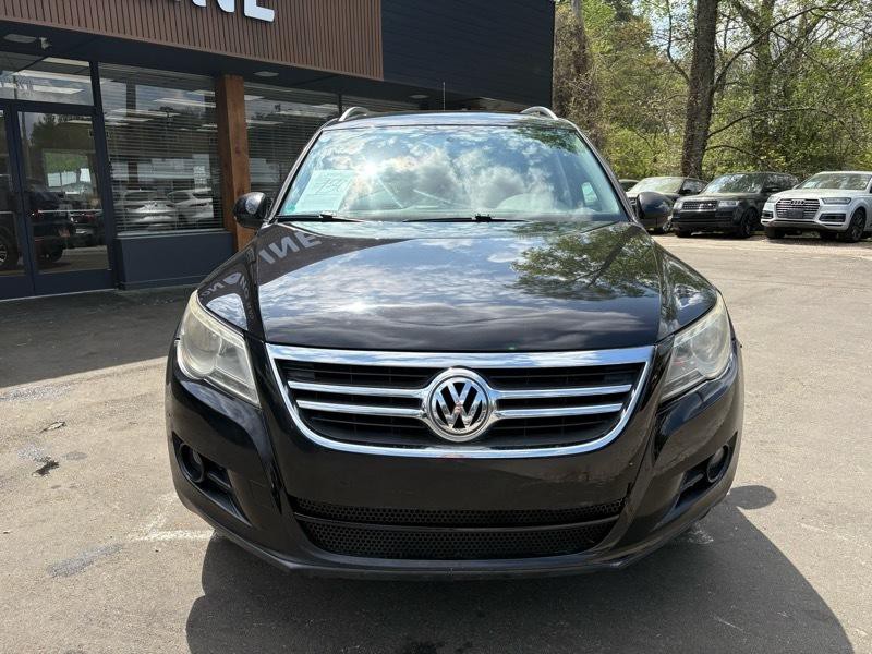 2011 Volkswagen Tiguan Image 2