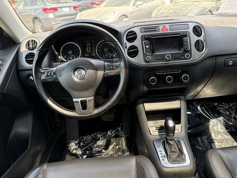 2011 Volkswagen Tiguan Image 12