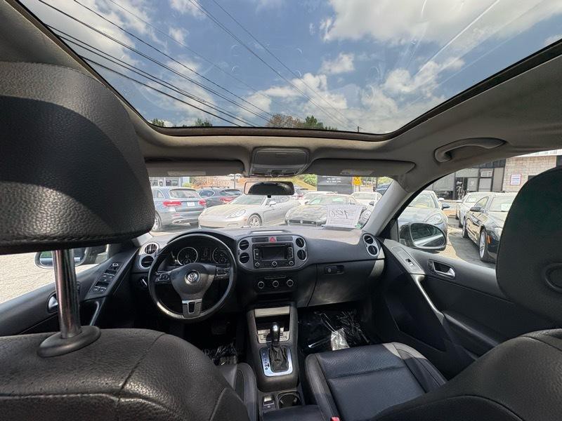 2011 Volkswagen Tiguan Image 14