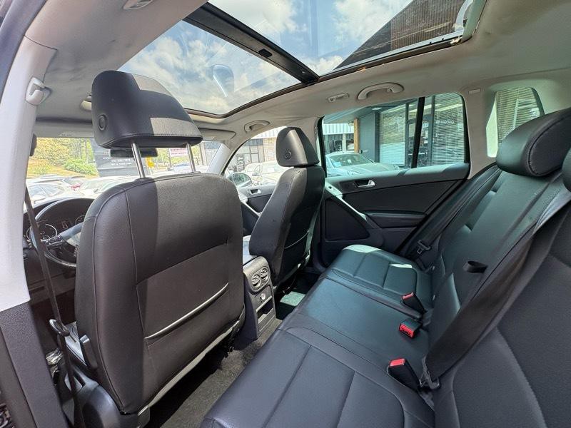 2011 Volkswagen Tiguan Image 24