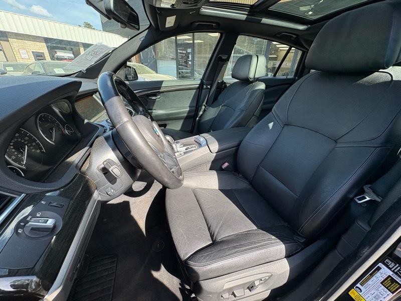 2014 BMW 5 Series Image 24