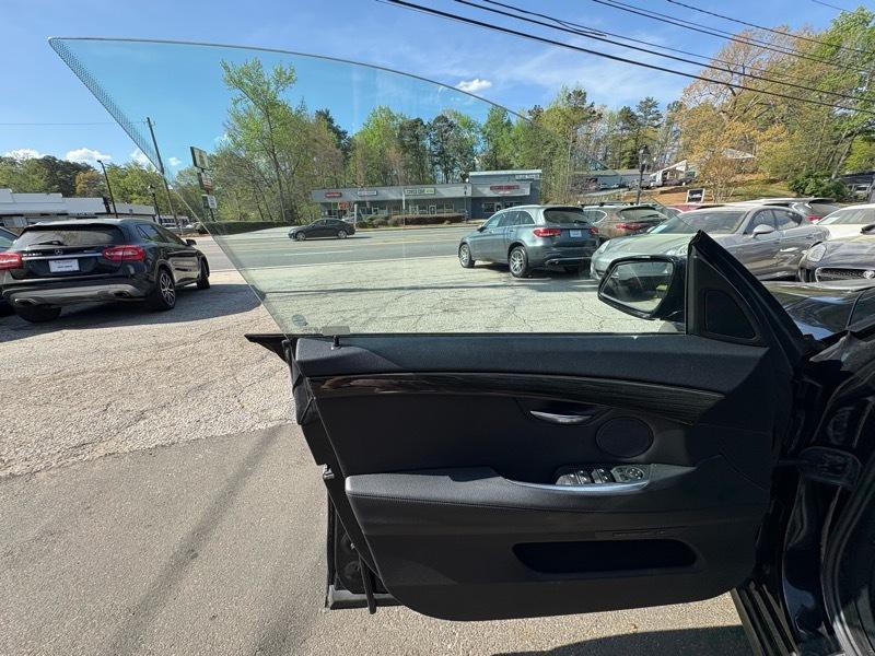 2014 BMW 5 Series Image 25