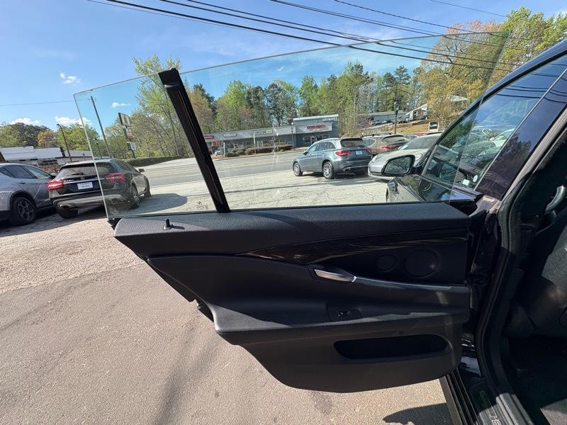 2014 BMW 5 Series Image 30