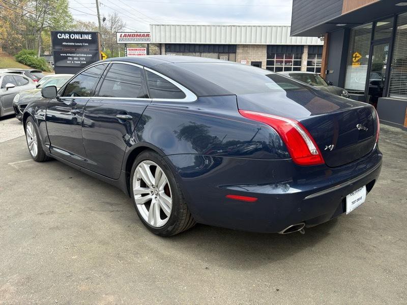 2011 Jaguar XJ Image 7