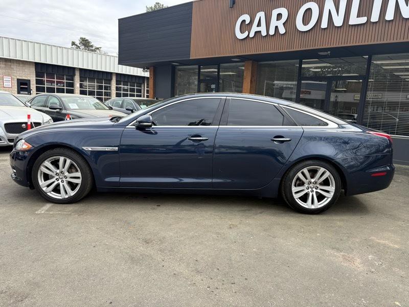 2011 Jaguar XJ Image 8