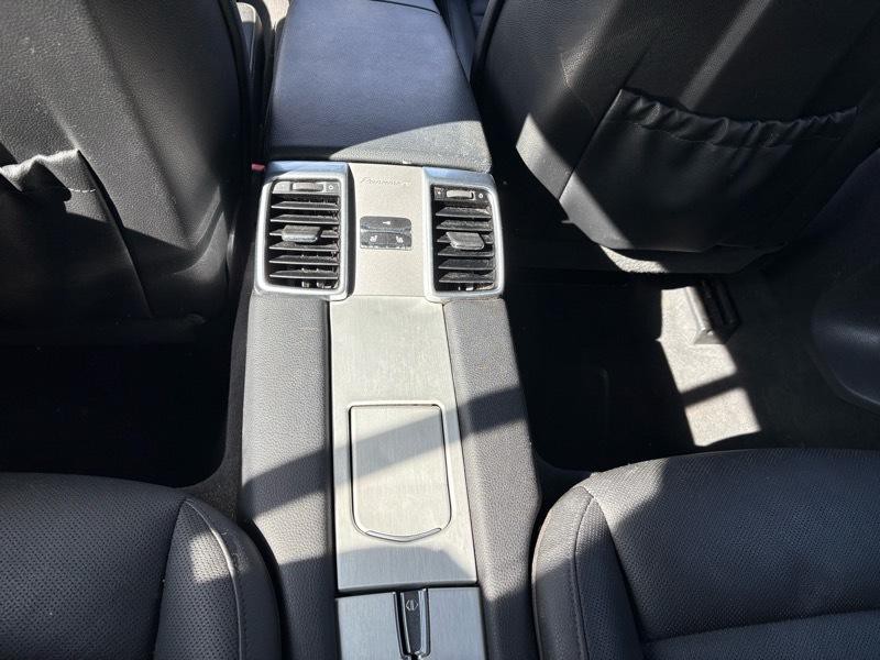 2011 Porsche Panamera Image 16