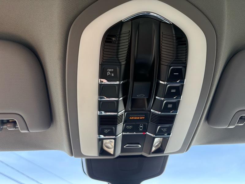 2011 Porsche Panamera Image 24