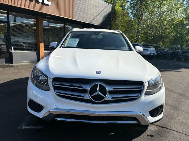 2016 Mercedes-Benz GLC-Class Image 2