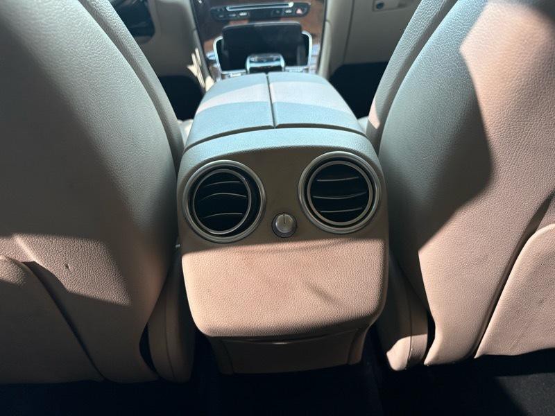 2016 Mercedes-Benz GLC-Class Image 26
