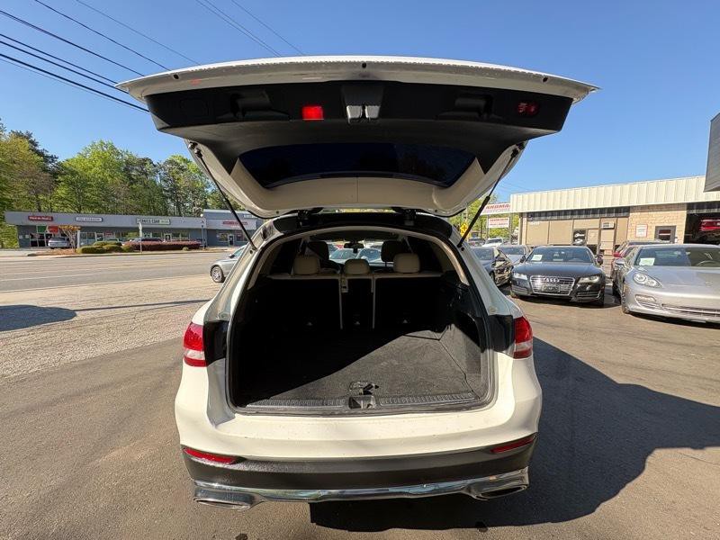 2016 Mercedes-Benz GLC-Class Image 31