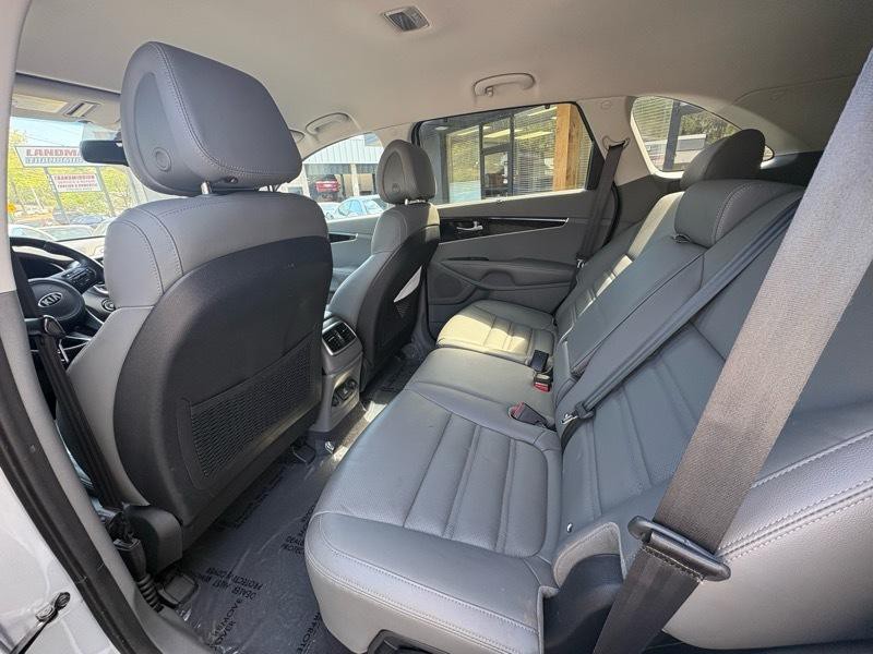 2016 Kia Sorento Image 16