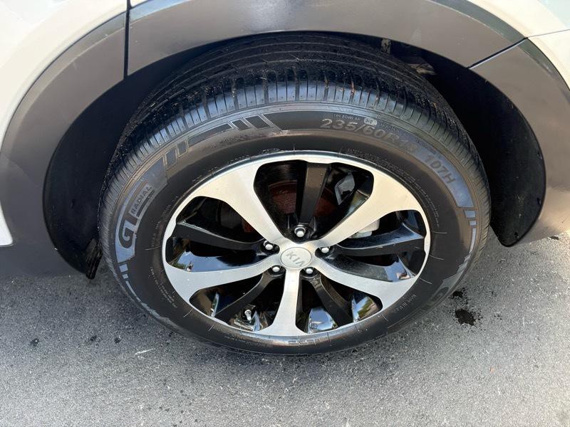 2016 Kia Sorento Image 32