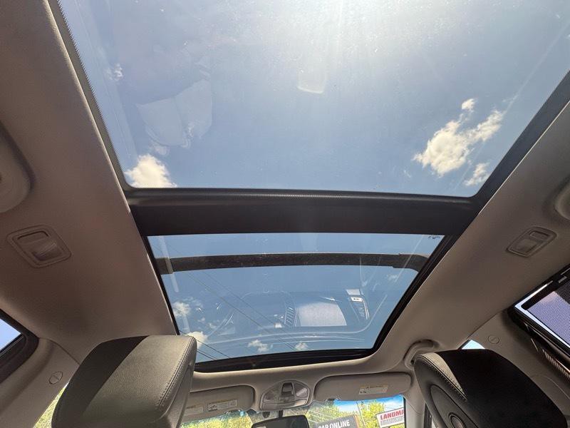 2015 Hyundai Santa Fe Image 16