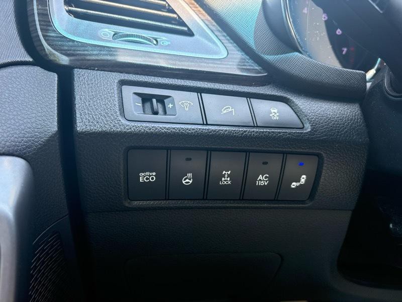 2015 Hyundai Santa Fe Image 17