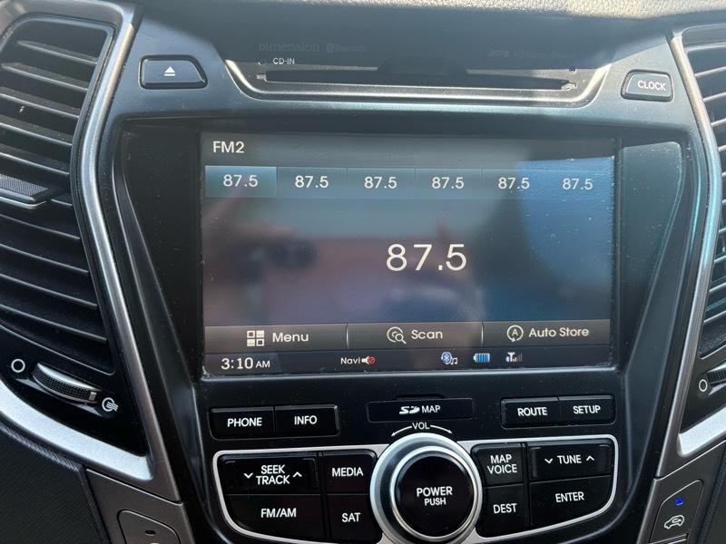 2015 Hyundai Santa Fe Image 19