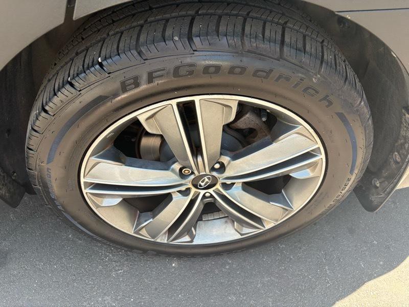 2015 Hyundai Santa Fe Image 38