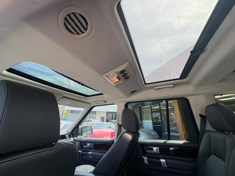 2012 Land Rover LR4 Image 25