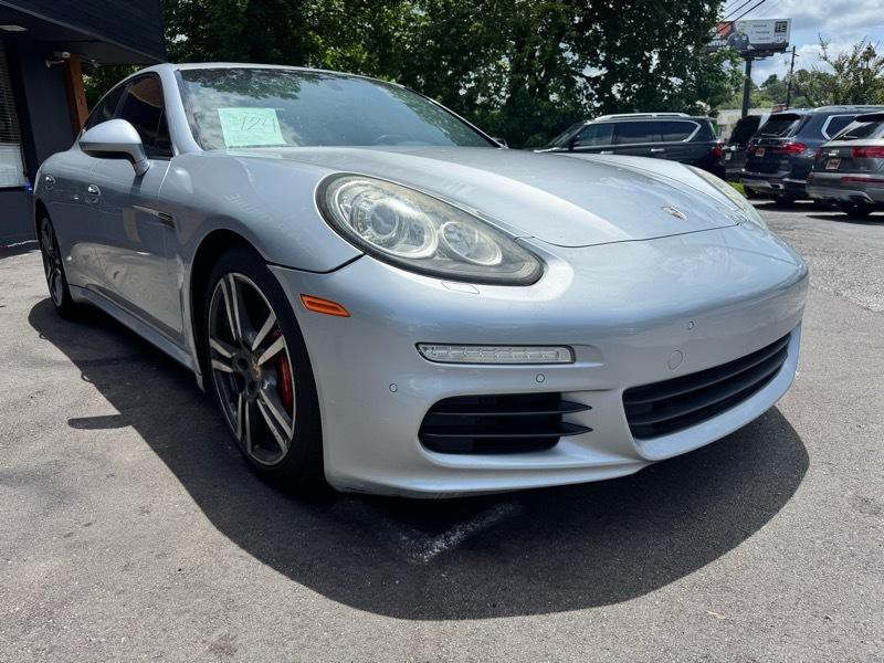 2014 Porsche Panamera Image 3