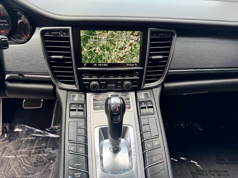 2014 Porsche Panamera Image 14