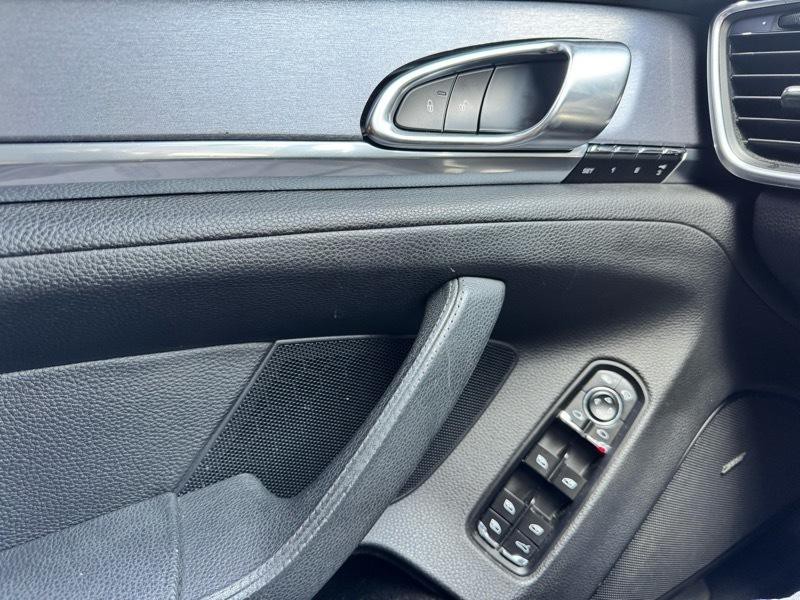 2014 Porsche Panamera Image 18