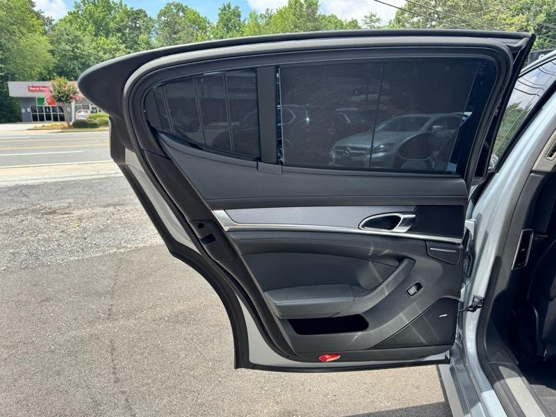2014 Porsche Panamera Image 20