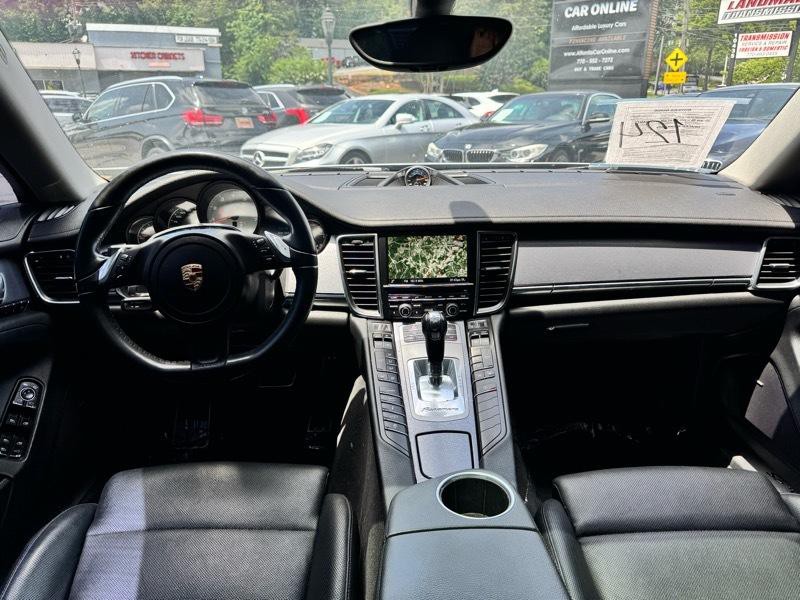 2014 Porsche Panamera Image 25