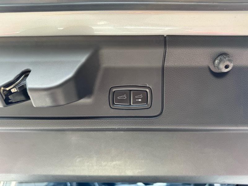 2014 Porsche Panamera Image 28