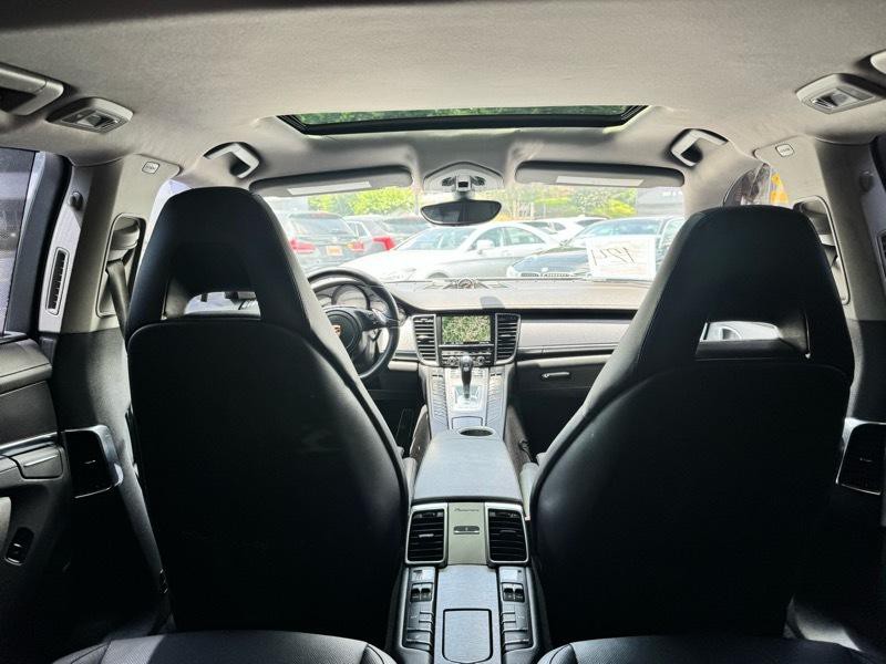 2014 Porsche Panamera Image 29