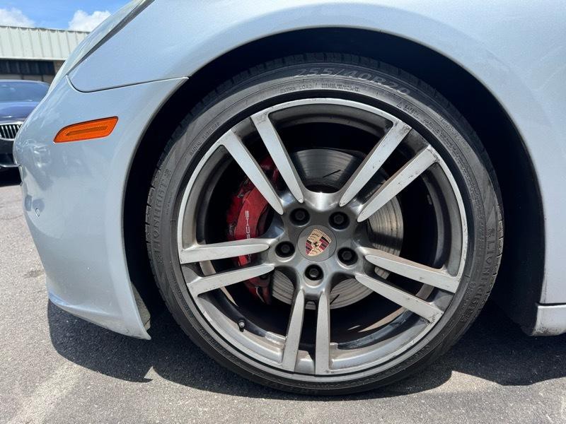 2014 Porsche Panamera Image 30