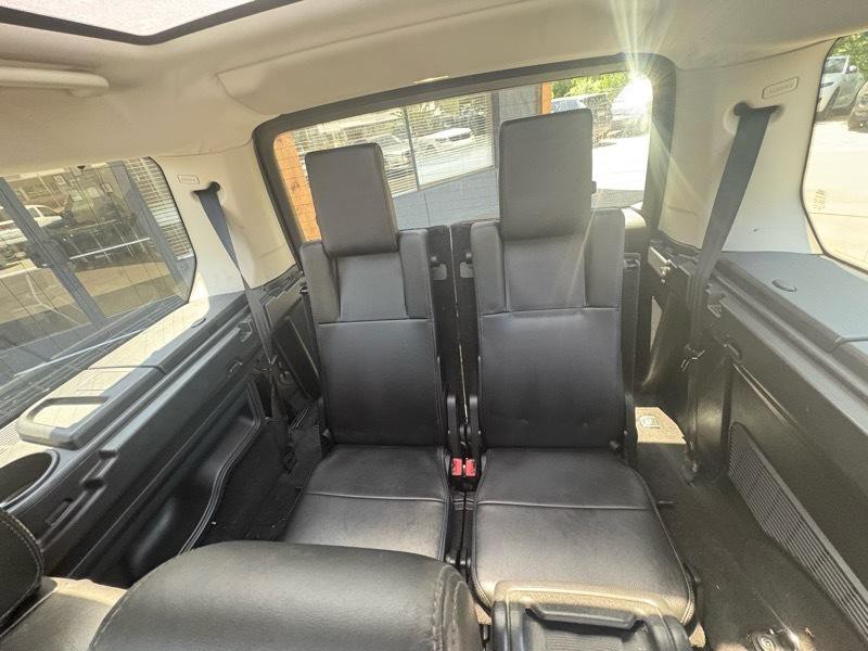 2011 Land Rover LR4 Image 14