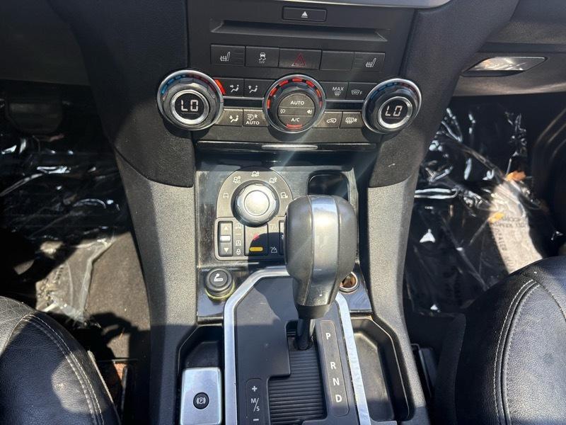 2011 Land Rover LR4 Image 19