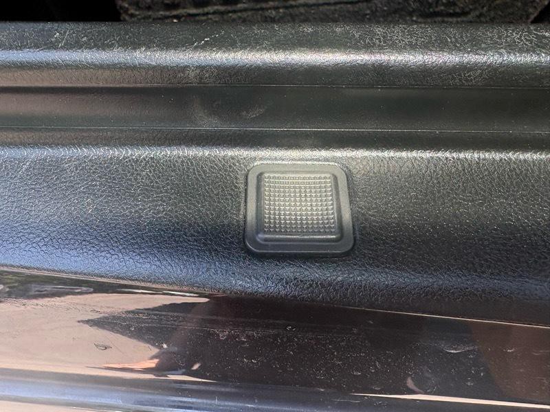 2011 Land Rover LR4 Image 34