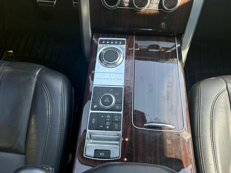2015 Land Rover Range Rover Image 17